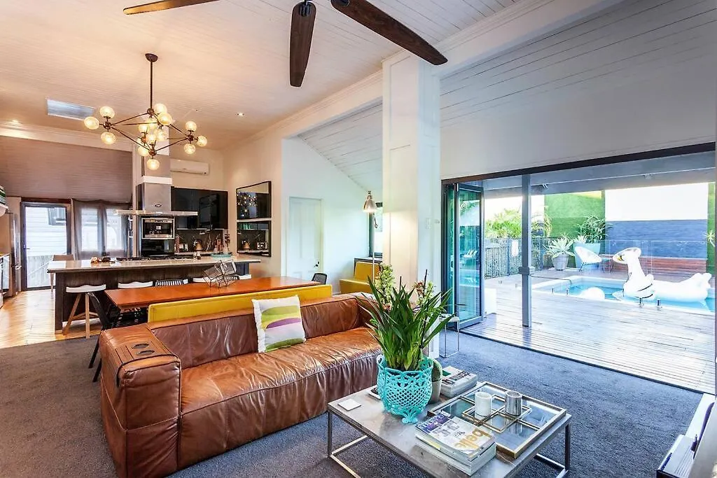 Stunning Tropical Oasis Free Parking Villa Brisbane 0*,  Australia