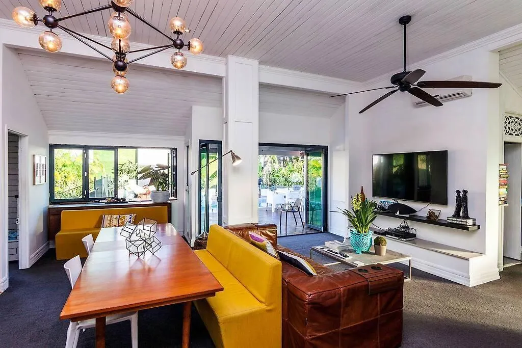 Stunning Tropical Oasis Free Parking Villa Brisbane