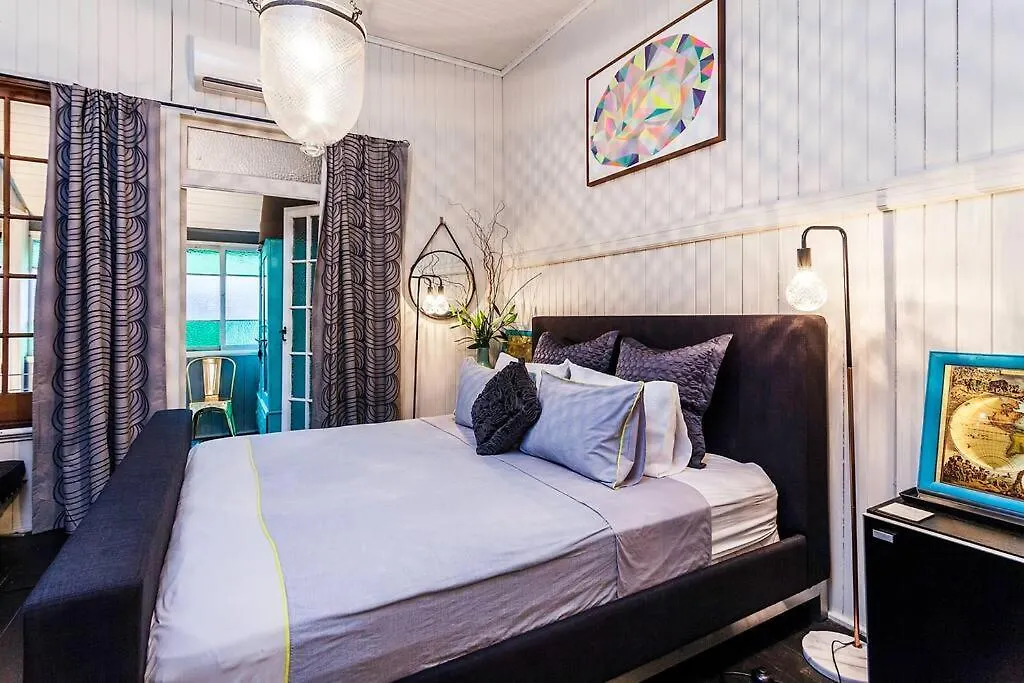 Stunning Tropical Oasis Free Parking Villa Brisbane Australia
